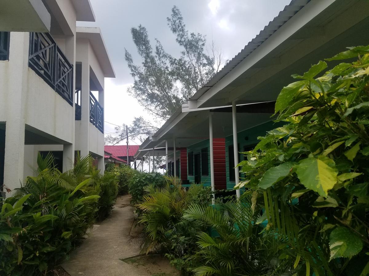 Roots Cafe Rooms Negril Eksteriør billede